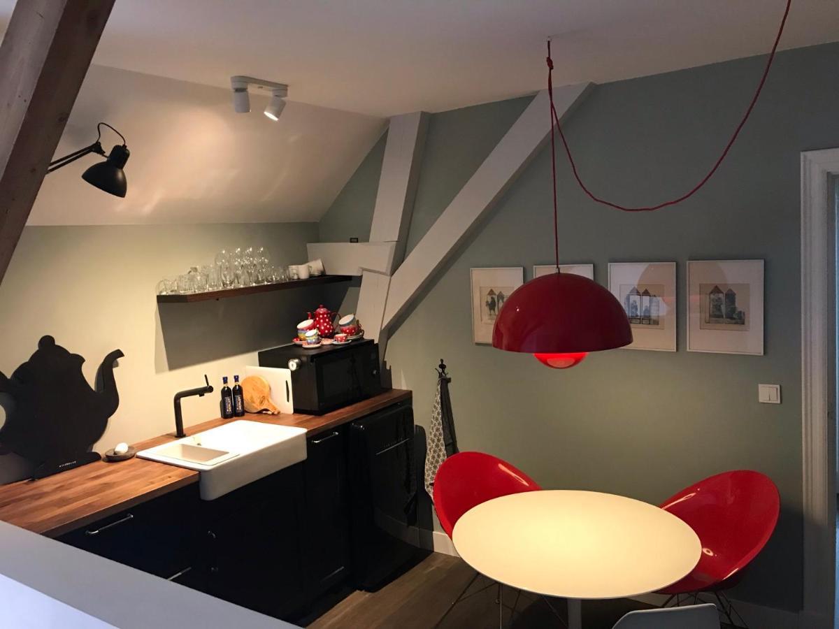 B&B Logeren Bij De Burgemeester Stad aan 't Haringvliet Eksteriør billede