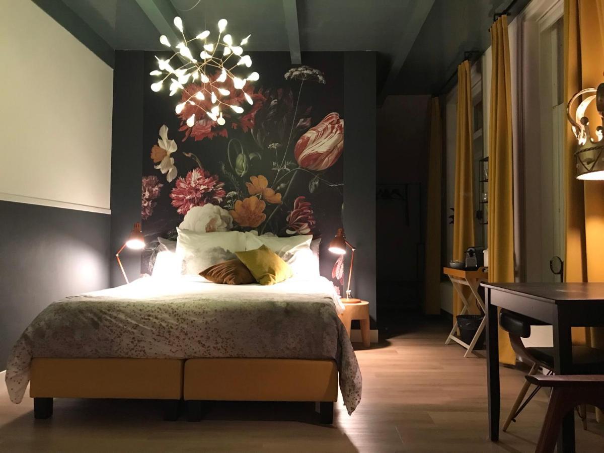 B&B Logeren Bij De Burgemeester Stad aan 't Haringvliet Eksteriør billede